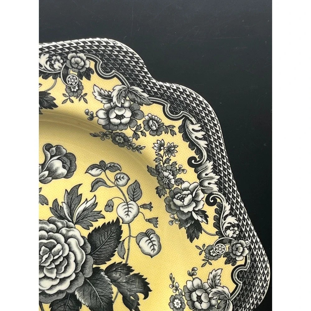 Spode British Flowers Rosa‎ plate, England Archive Collection Yellow Black 9.5